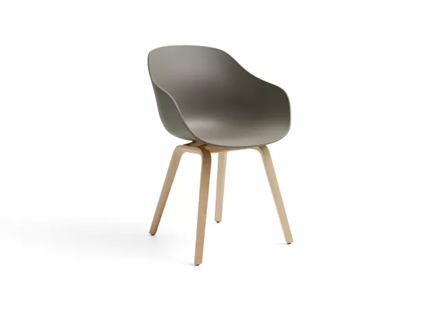 About a chair 222 oak base - polyprop kakhi