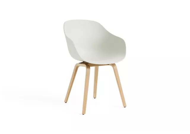 About a chair 222 oak base - polyprop melange cream